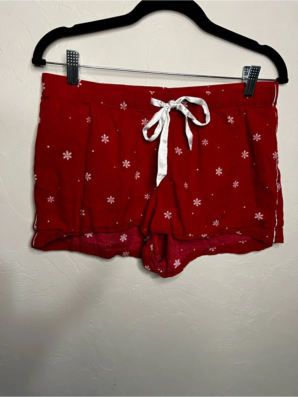 Victoria’s Secret Lipstick Red White Snowflake Short Sleeve Flannel Pajama Set